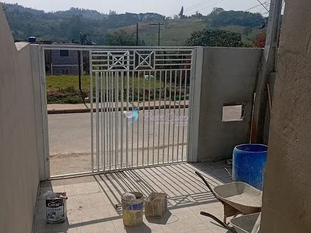 Casa com 125m² 2 quartos e 1 banheiro, à venda, no bairro Vila Santa Helena em Atibaia