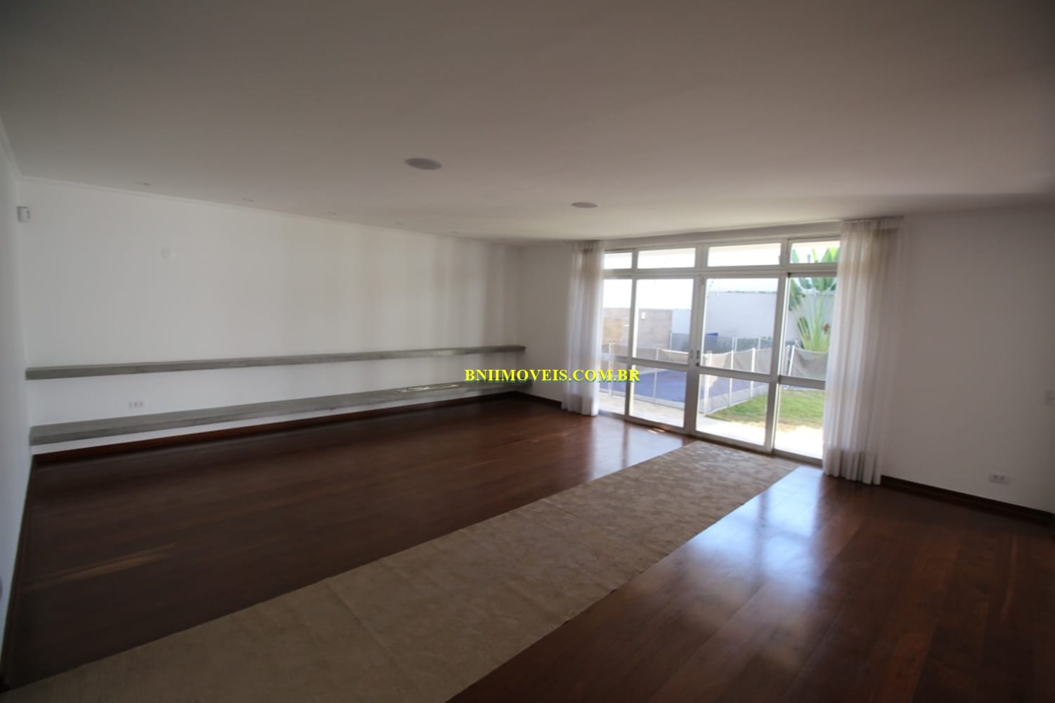 Casa à venda com 5 quartos, 600m² - Foto 2