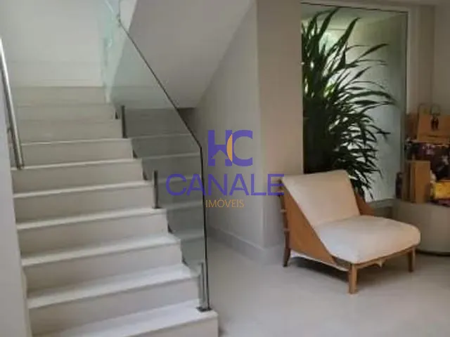 Casa 5 quartos e 7 banheiros, à venda, no bairro Mangaratiba em Mangaratiba