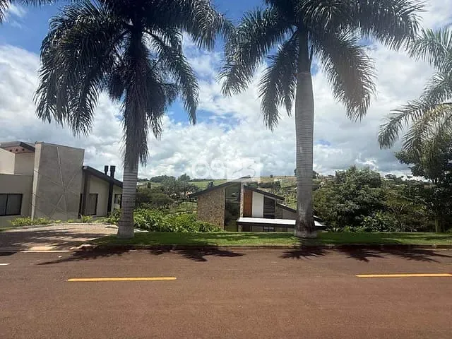 Casa com 1600m² 4 quartos e 6 banheiros, à venda, no bairro Loteamento Terras de Canaã em Cambé