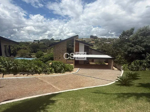 Casa com 1600m² 4 quartos e 6 banheiros, à venda, no bairro Loteamento Terras de Canaã em Cambé