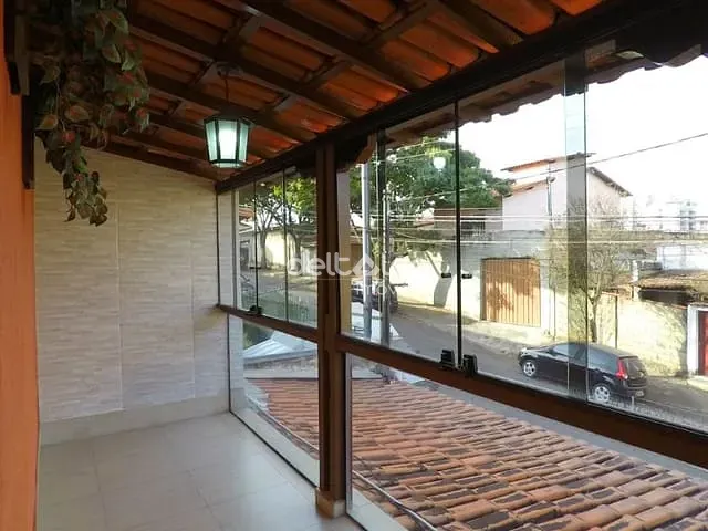 Casa com 120m² 3 quartos e 3 banheiros, à venda, no bairro Planalto em Belo Horizonte