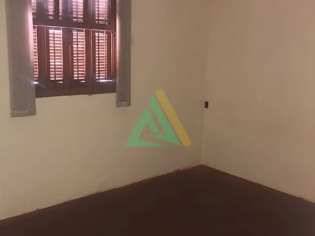 Casa com 466m² 3 quartos e 2 banheiros, à venda, no bairro Aterrado em Mogi Mirim