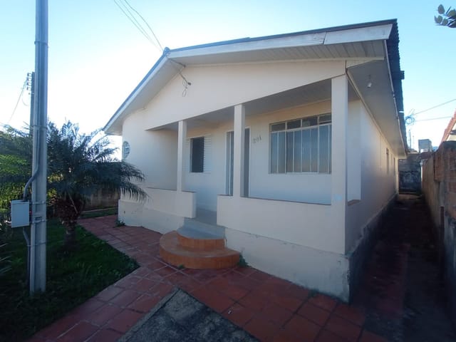 Casa com 281m² 3 quartos e 2 banheiros, à venda, no bairro Vila Nova em Jaguariaíva