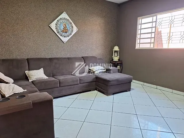 Casa com 263m² 3 quartos e 2 banheiros, à venda, no bairro Fabrício em Uberaba