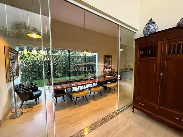 Casa com 610m² 4 quartos e 5 banheiros, à venda, no bairro Esperança em Londrina