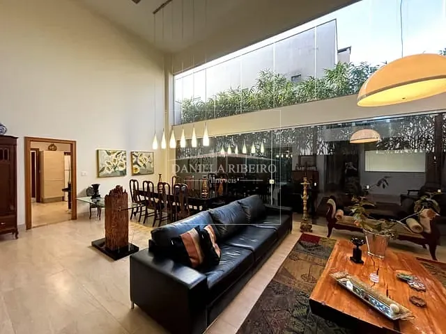 Casa com 610m² 4 quartos e 5 banheiros, à venda, no bairro Esperança em Londrina