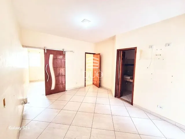 Casa com 125m² 5 quartos e 3 banheiros, à venda, no bairro Jardim Maria Helena em Barueri