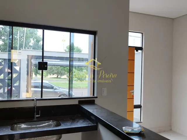Casa com 125m² 3 quartos e 2 banheiros, à venda, no bairro Novo Antares em Londrina