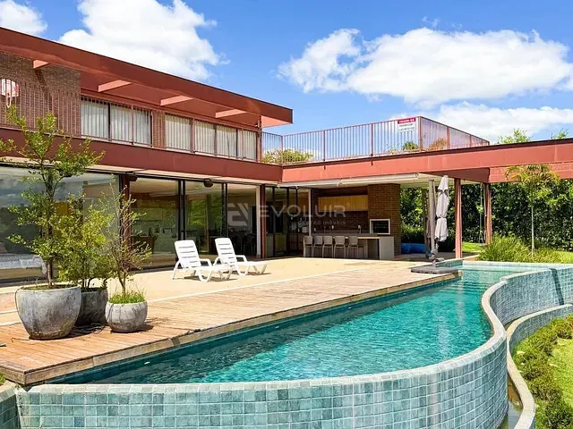 Casa com 2080m² 3 quartos e 5 banheiros, à venda, no bairro Águas da Serra em Hidrolândia