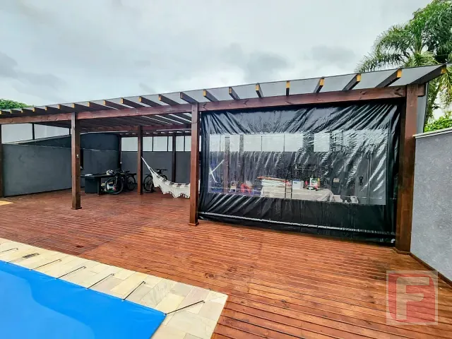 Casa 3 quartos e 2 banheiros, à venda, no bairro Pontal do Norte em Itapoá