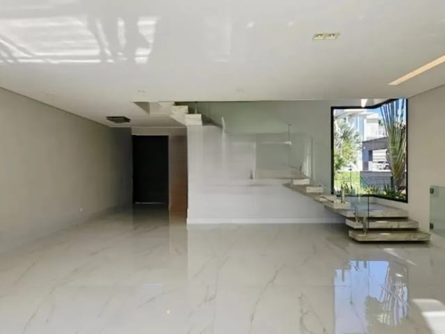 Casa 4 quartos e 4 banheiros, para alugar, no bairro Condomínio Reserva do Paratehy em São José dos Campos
