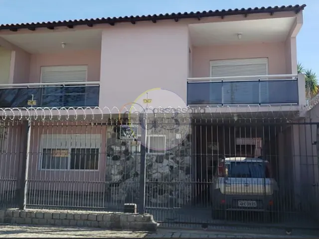 Casa 4 quartos e 3 banheiros, à venda, no bairro Três Vendas em Pelotas