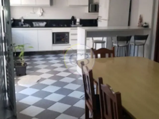 Casa 4 quartos e 3 banheiros, à venda, no bairro Três Vendas em Pelotas
