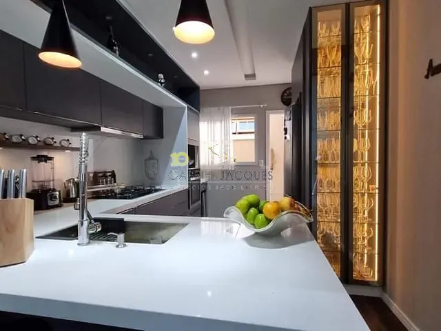 Casa com 360m² 3 quartos e 3 banheiros, à venda, no bairro Pedra Branca em Palhoça