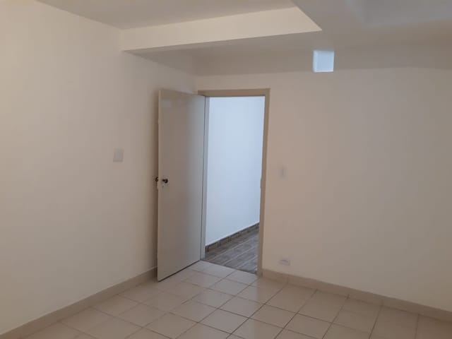 Casa 1 quarto e 1 banheiro, para alugar, no bairro Vila Nivi em São Paulo