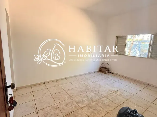 Casa 2 quartos e 1 banheiro, à venda, no bairro Aeroporto em Corumbá