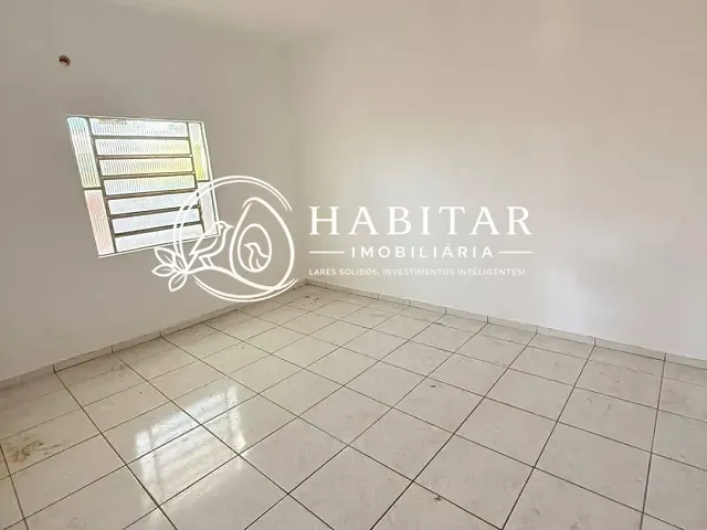 Casa 2 quartos e 1 banheiro, à venda, no bairro Aeroporto em Corumbá