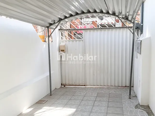 Casa para alugar, no bairro Matatu em Salvador
