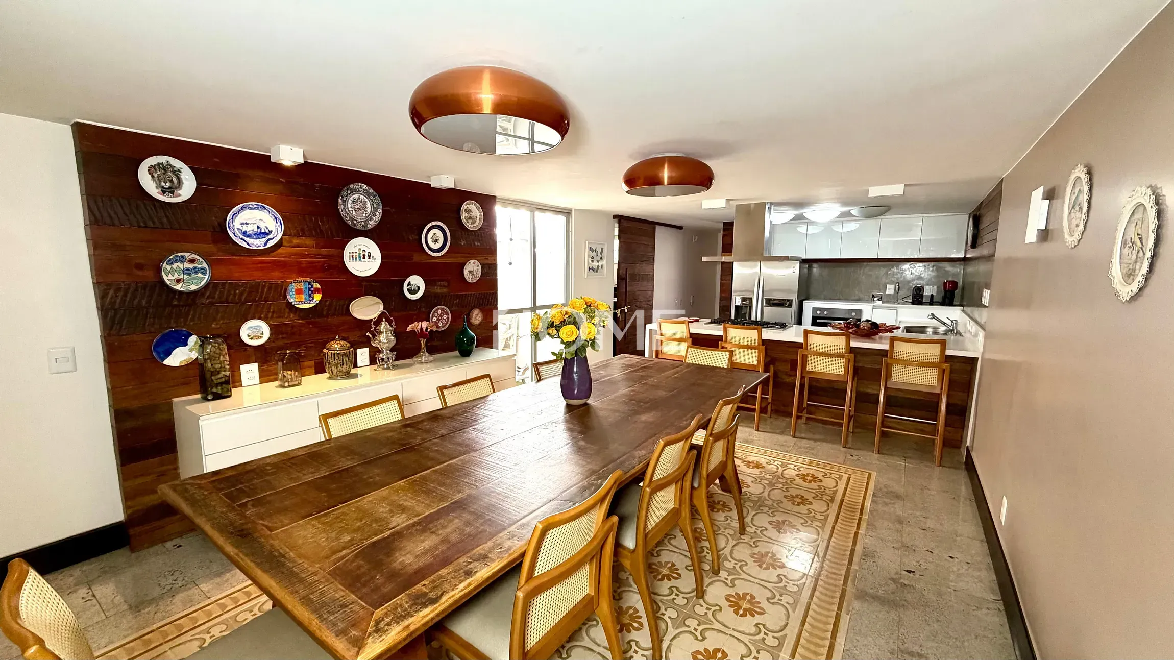 SHCGN 707, ASA NORTE – 350M² – 4 SUÍTES- CASA DE ESQUINA COM ESPAÇO GOURMET