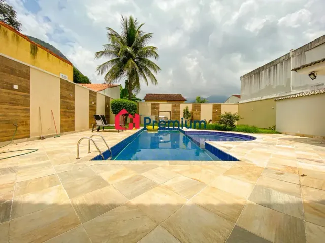 Casa 5 quartos e 9 banheiros, à venda, no bairro Taquara em Rio de Janeiro