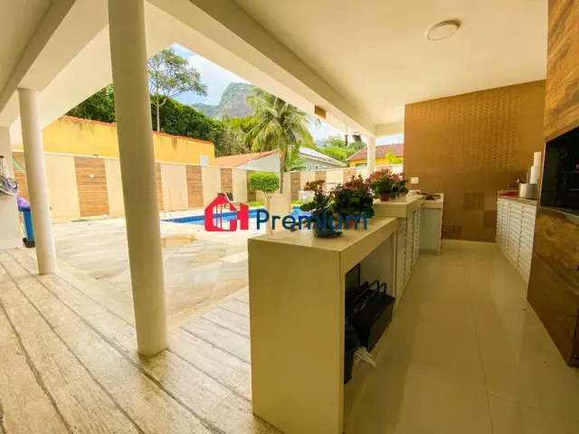 Casa 5 quartos e 9 banheiros, à venda, no bairro Taquara em Rio de Janeiro