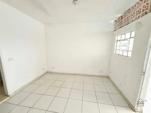 Casa 3 quartos e 2 banheiros, à venda ou para alugar, no bairro Granja Carolina em Cotia