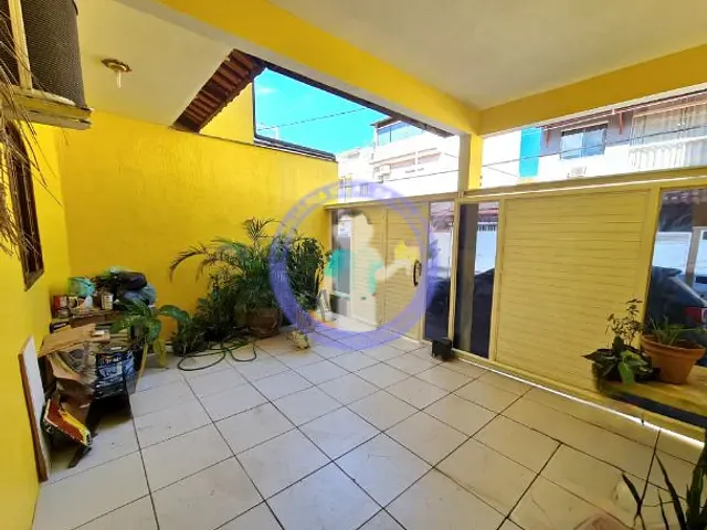 Casa com 220m² 4 quartos e 3 banheiros, à venda, no bairro Cosmorama em Mesquita