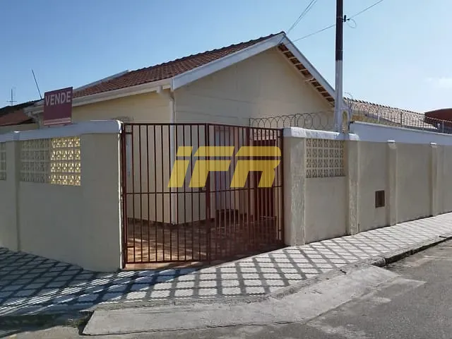 Casa com 245m² 11 quartos e 3 banheiros, à venda, no bairro Centro em Taubaté