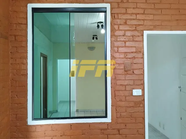 Casa com 245m² 11 quartos e 3 banheiros, à venda, no bairro Centro em Taubaté