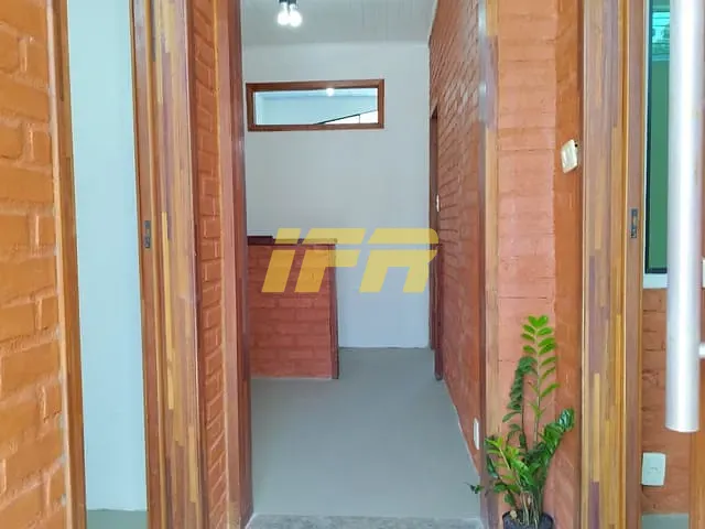 Casa com 245m² 11 quartos e 3 banheiros, à venda, no bairro Centro em Taubaté