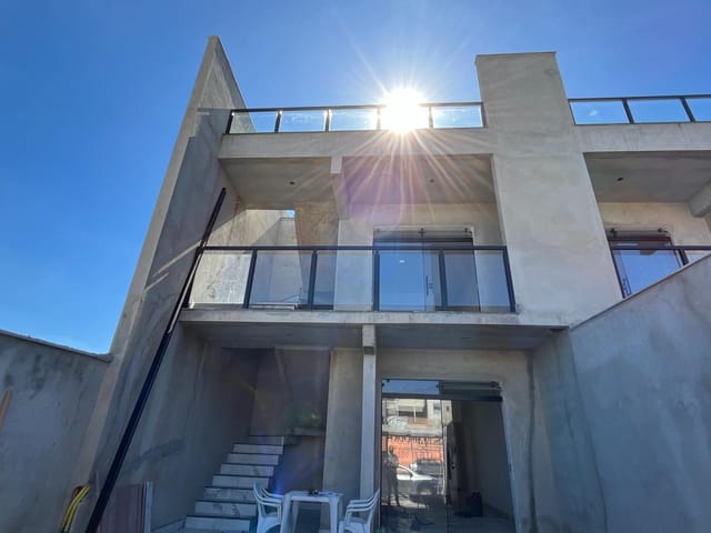 Casa com 170m² 3 quartos e 2 banheiros, à venda, no bairro Vale das Orquídeas em Contagem