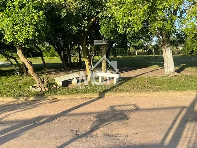 Casa 2 quartos e 2 banheiros, à venda, no bairro Areal em Pelotas