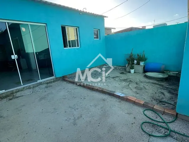 Casa 2 quartos e 2 banheiros, à venda, no bairro Areal em Pelotas
