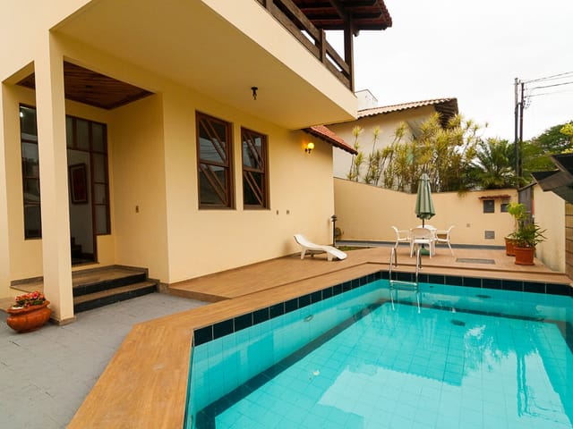 Casa com 390m² 4 quartos e 5 banheiros, à venda, no bairro Mata da Praia em Vitória