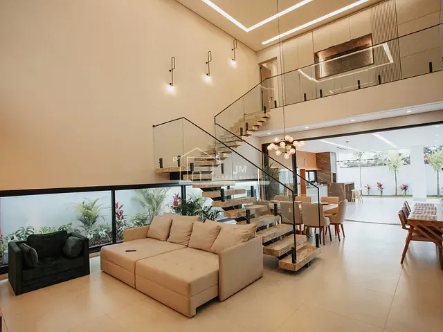 Casa 4 quartos e 6 banheiros, à venda, no bairro Granja Marileusa em Uberlândia