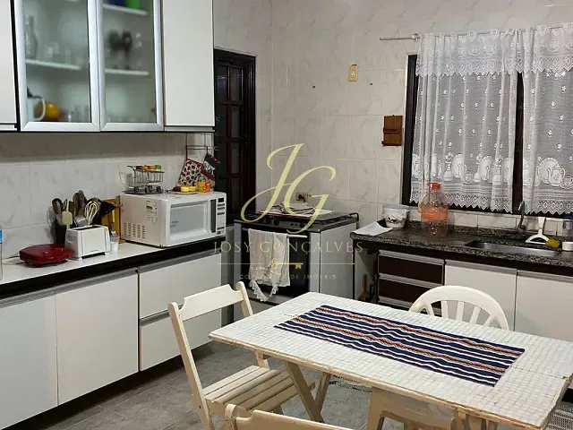Casa 4 quartos e 2 banheiros, à venda, no bairro Praia da Boracéia em Bertioga