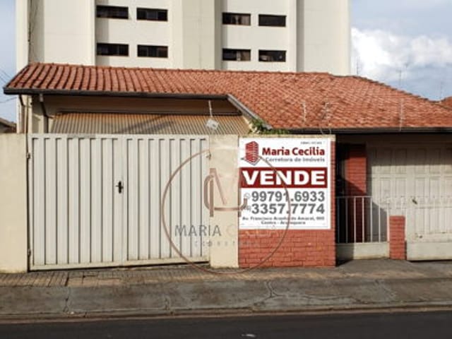 Casa com 324m² 4 quartos e 4 banheiros, à venda, no bairro Centro em Araraquara