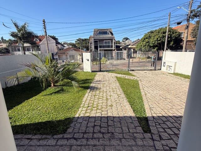 Casa com 444m² 4 quartos e 3 banheiros, à venda, no bairro Portão em Curitiba