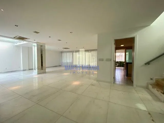 Casa com 747m² 4 quartos e 7 banheiros, à venda, no bairro Barra da Tijuca em Rio de Janeiro