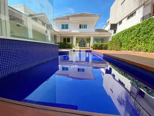 Casa com 747m² 4 quartos e 7 banheiros, à venda, no bairro Barra da Tijuca em Rio de Janeiro