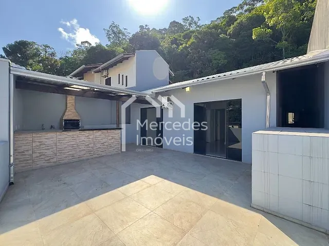 Casa com 180m² 4 quartos e 2 banheiros, à venda, no bairro Fazenda em Itajaí
