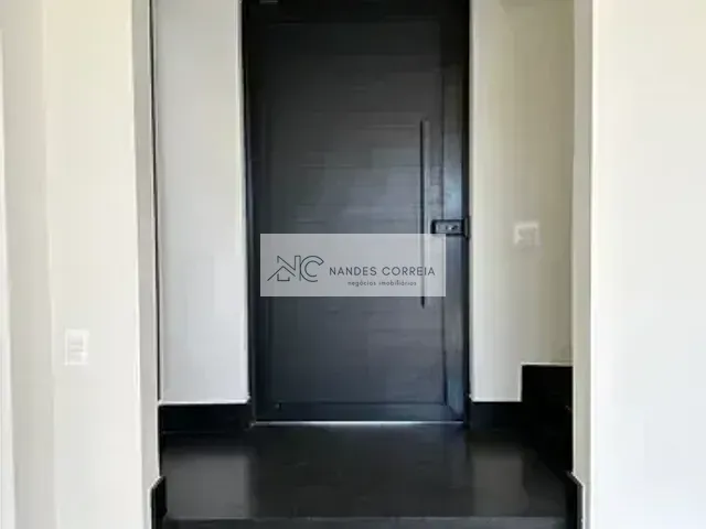 Casa 3 quartos e 4 banheiros, à venda, no bairro Pqo Taua em Londrina