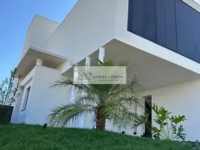 Casa 3 quartos e 4 banheiros, à venda, no bairro Pqo Taua em Londrina
