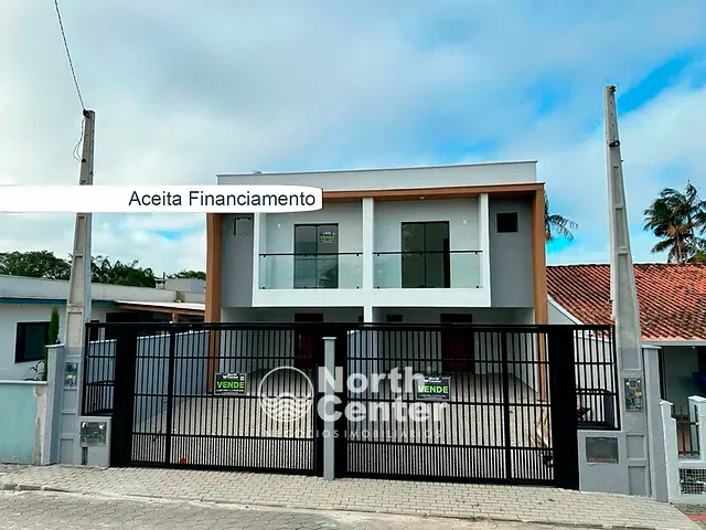 Casa com 150m² 3 quartos e 2 banheiros, à venda, no bairro Costeira em Balneário Barra do Sul