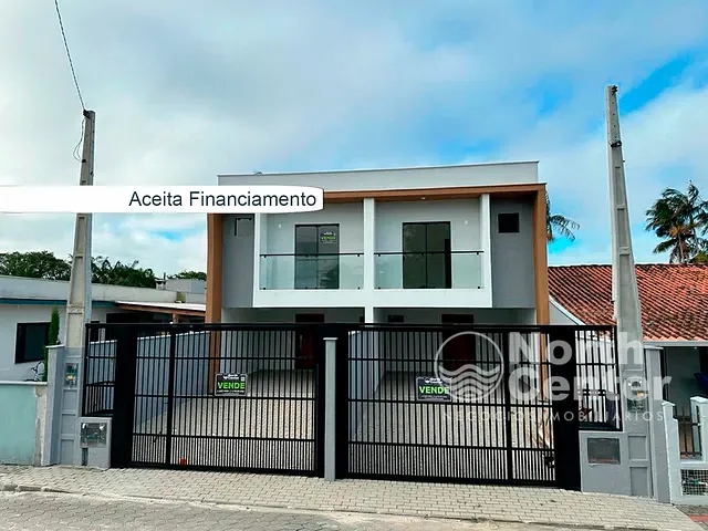 Casa com 150m² 3 quartos e 2 banheiros, à venda, no bairro Costeira em Balneário Barra do Sul