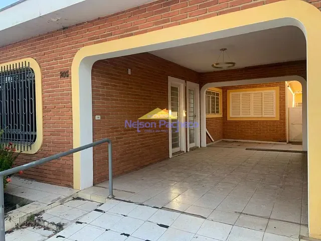 Casa com 253m² 3 quartos e 2 banheiros, à venda, no bairro Centro em Capivari