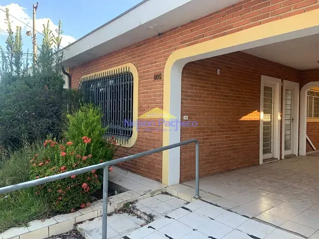 Casa com 253m² 3 quartos e 2 banheiros, à venda, no bairro Centro em Capivari
