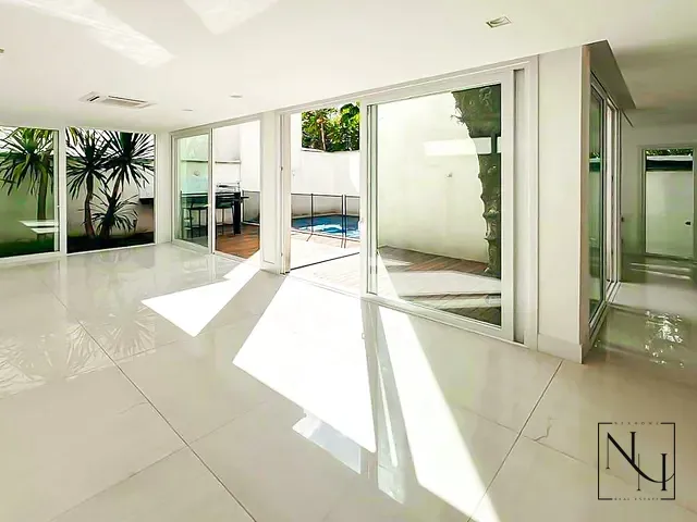 Casa com 365m² 4 quartos e 6 banheiros, à venda, no bairro Jardim Petrópolis em São Paulo