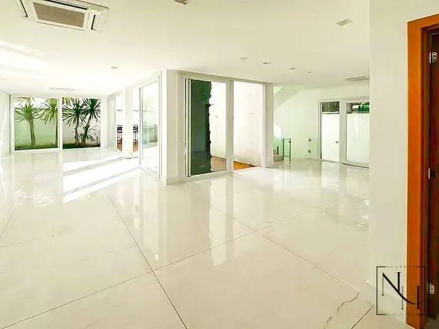 Casa com 365m² 4 quartos e 6 banheiros, à venda, no bairro Jardim Petrópolis em São Paulo